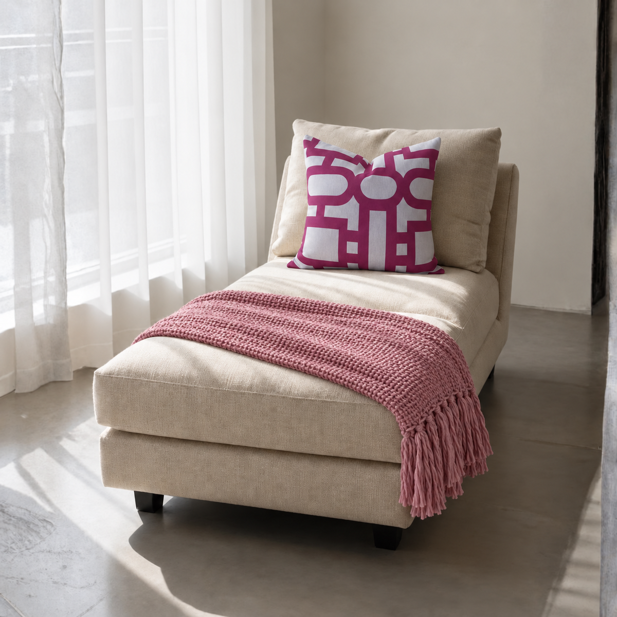 Square Pillow Cover 20" x 20" - Bend the rules 1 / Max Cotton 60