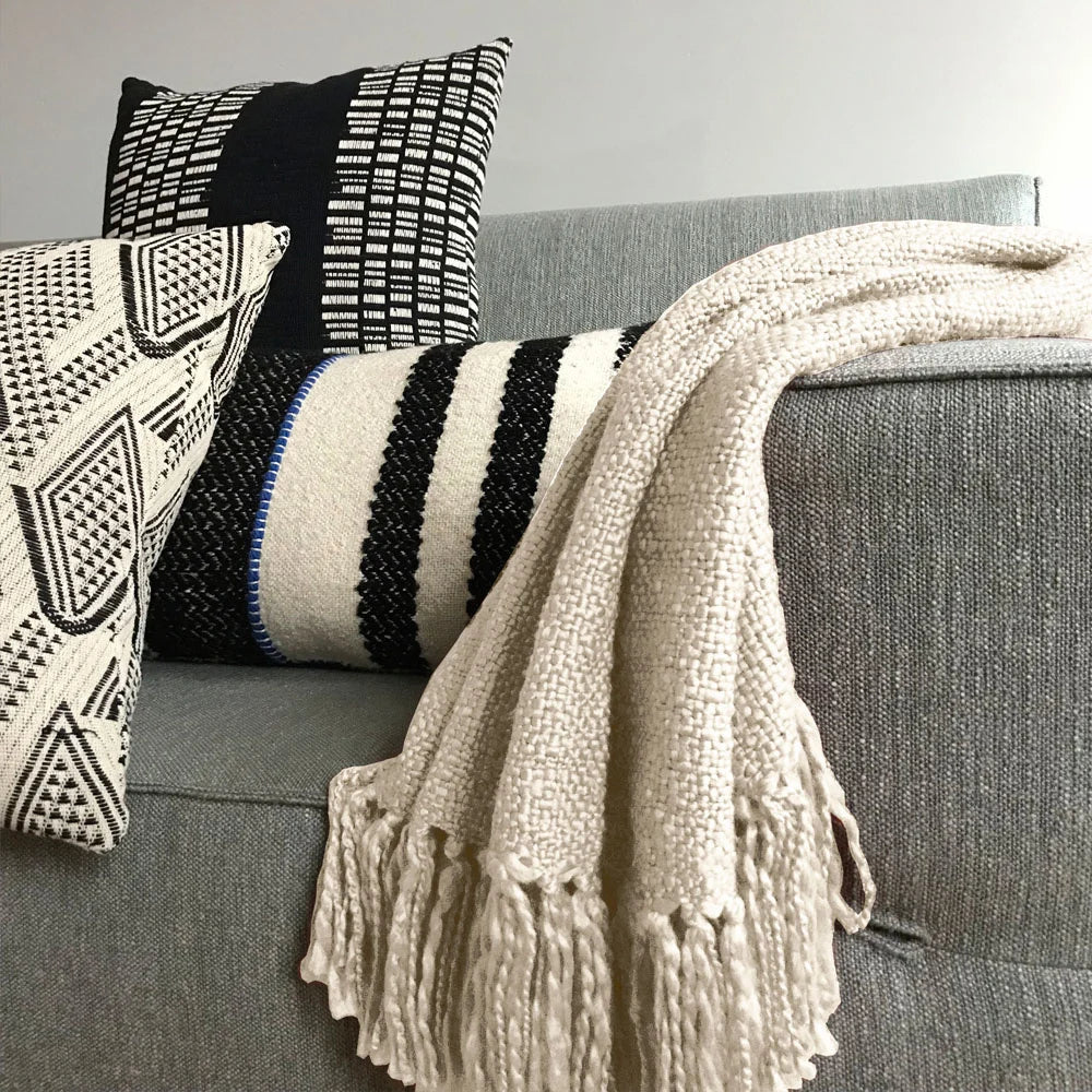 Throw - Ivory white solid